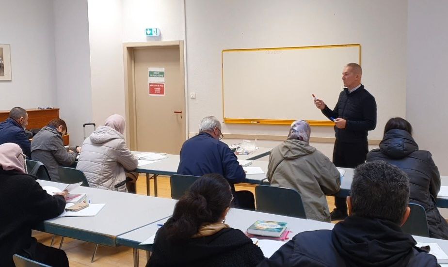 Cours de français animé par notre association